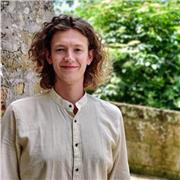 Fluent English-speaker gives additional lessons in English, chemistry and mathematics